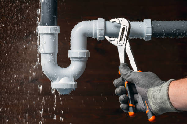 Professional Emergency Plumber technician working in Linden, NC